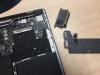 عملية تفكيك MacBook Pro الجديد تكشف عن وجود ذاكرة SSD قابلة للإزالة 