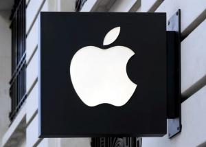شركة Apple عليها الاتجاه نحو الخدمات بصورة أكبر وتغيير بعض السياسات