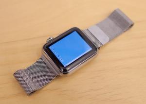 شاهد الساعة الذكية Apple Watch تعمل بنظام Windows 95