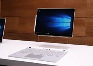 مايكروسوفت : "Surface Book 2 " لن يصل حتى الربع الثاني من العام المقبل