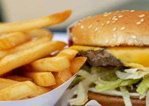 دراسة : حجم حصص الوجبات السريعة لم يتغير منذ 20 عامًا